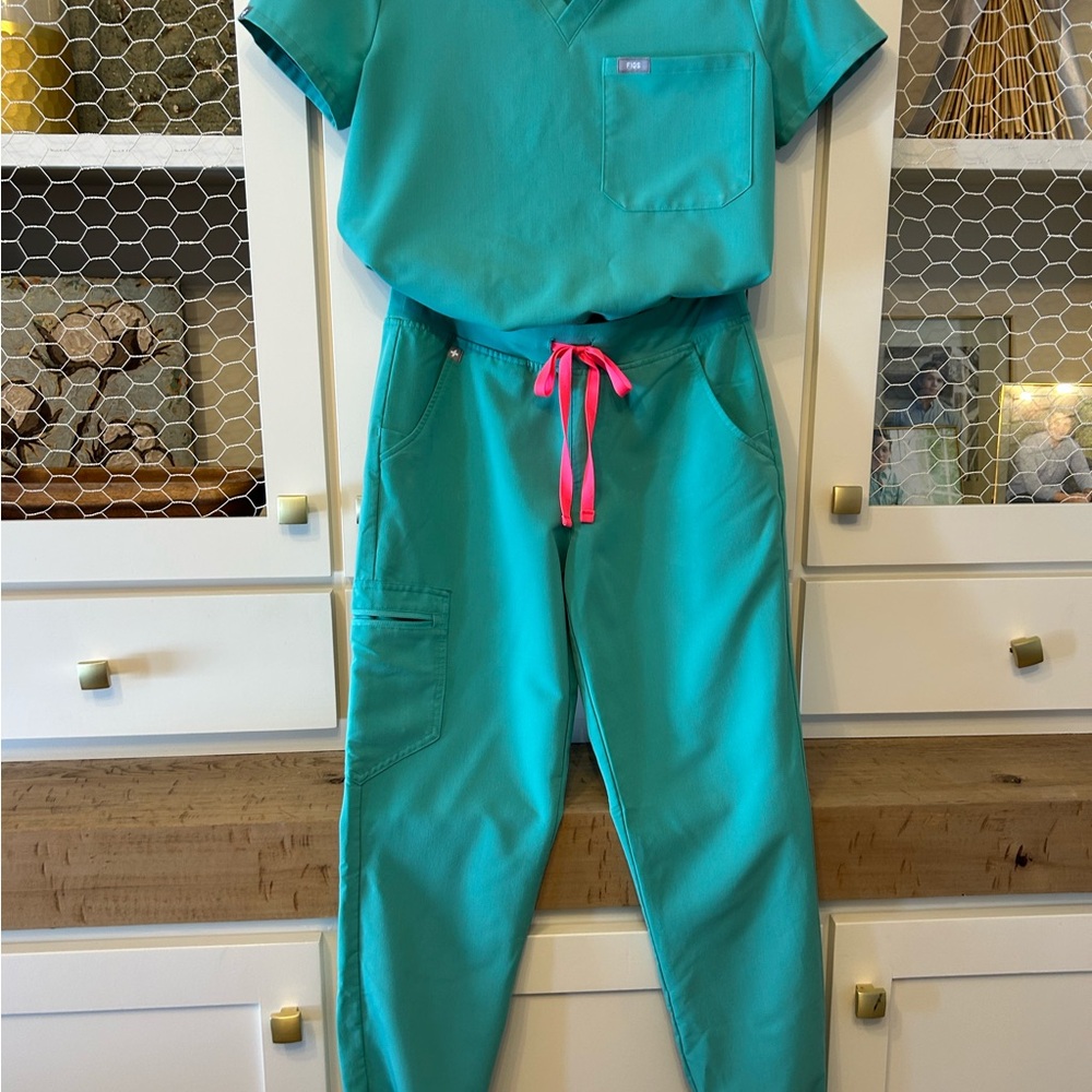 COPY - Figs Scrubs Set Surgical Green